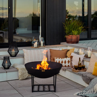 Outdoor Cast Iron Fire bowl in Black