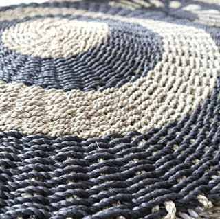 Round Seagrass Black & Tan